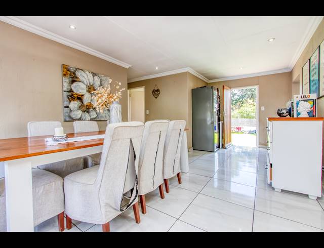 4 BEDROOM FREESTANDING FOR SALE IN WELTEVREDEN PARK